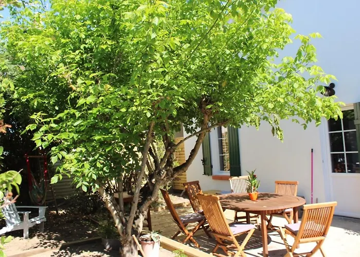 Maison Sanouva Nyaraló